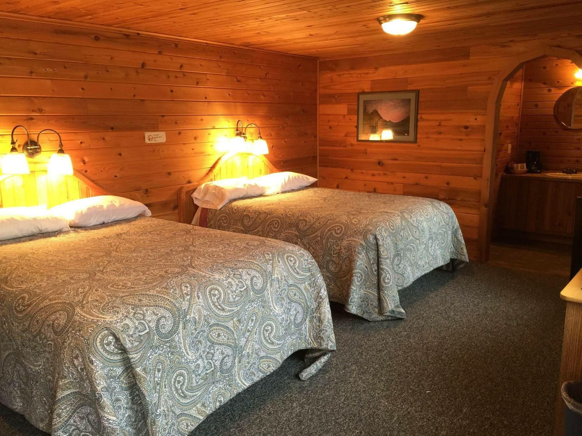Whistling Swan Motel East Glacier Park Village Exteriér fotografie